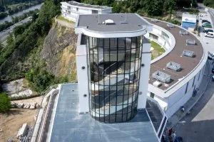 Moderní budova s výťahem v Barrandovských terasách